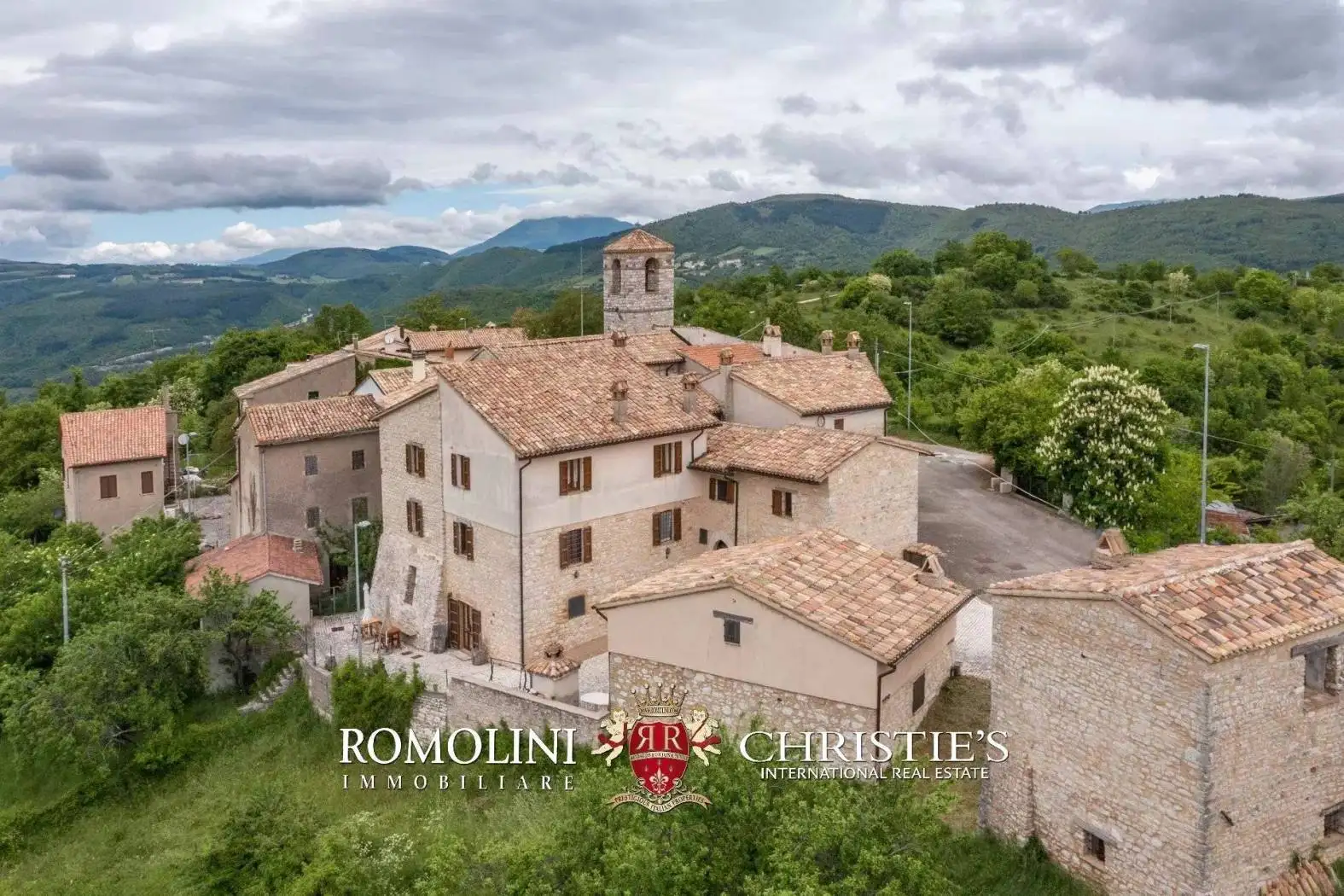 Rustico - Casale in vendita a Foligno