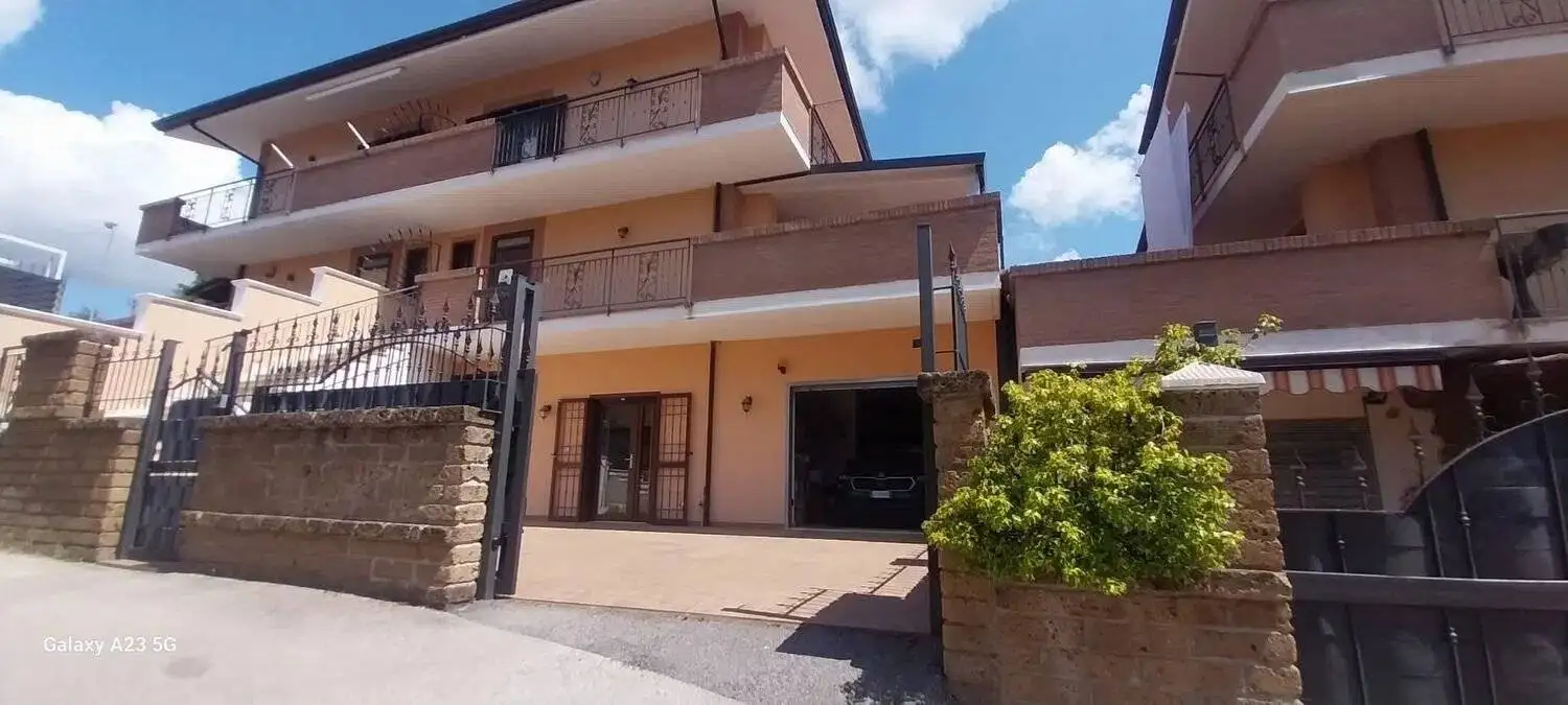 Villa in vendita a Pratola Serra