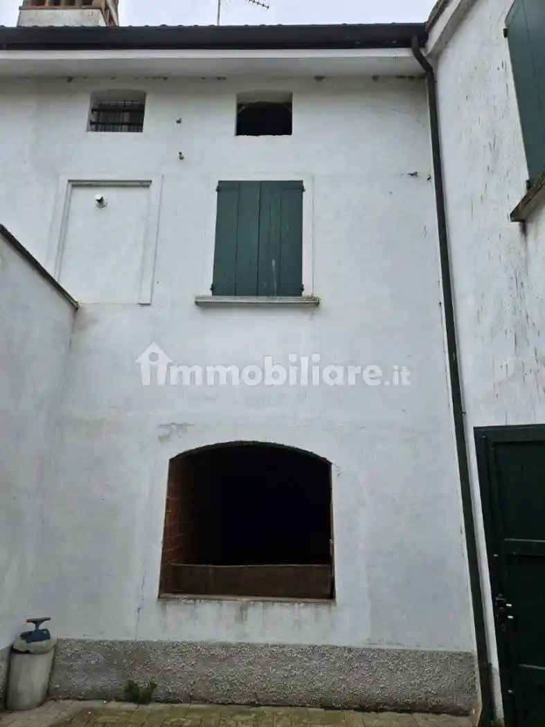 Villa in vendita a Gualtieri