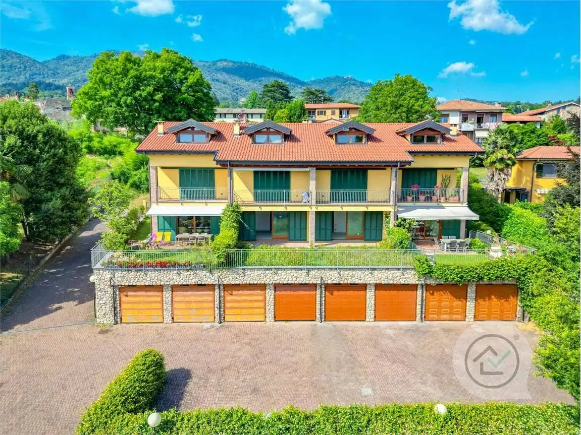 Appartamento in vendita a Barasso