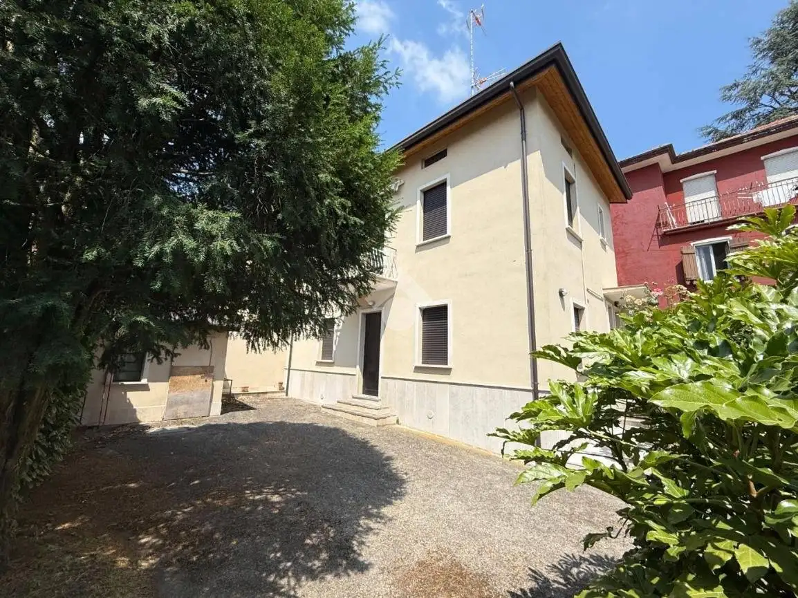 Terratetto plurifamiliare via Francesco Petrarca 2, Centro, Airuno - foto 3