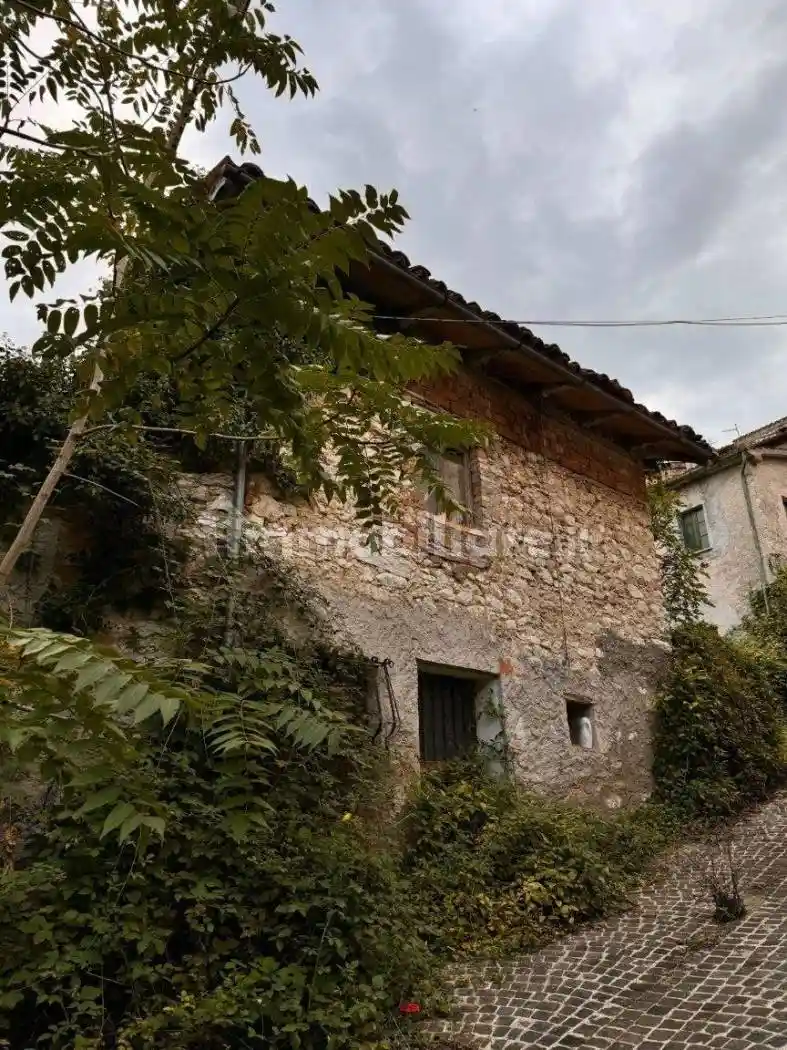 Terratetto unifamiliare Contrada Valle, Cessapalombo - foto 3