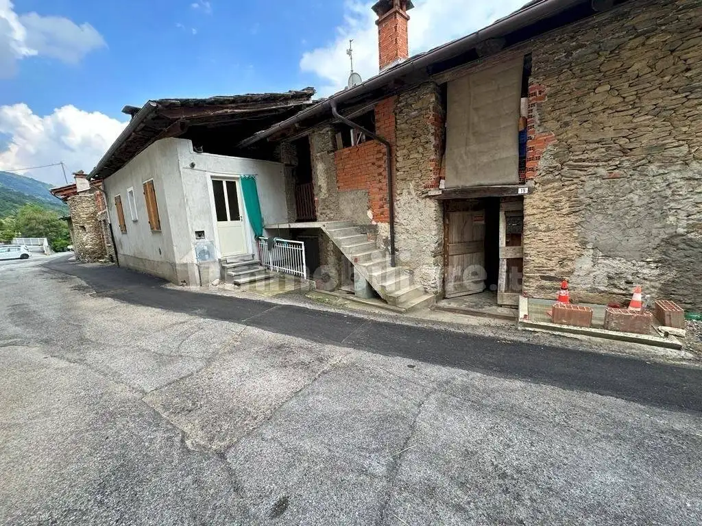 Rustico - Casale in vendita a Frassino