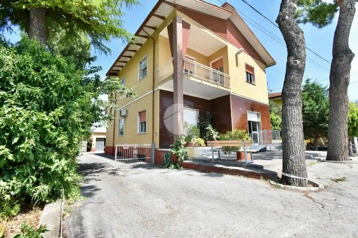 Villa in vendita a Santarcangelo di Romagna