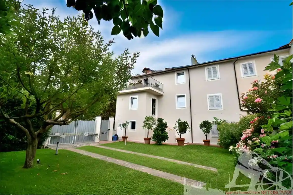 Villa in vendita a Seravezza