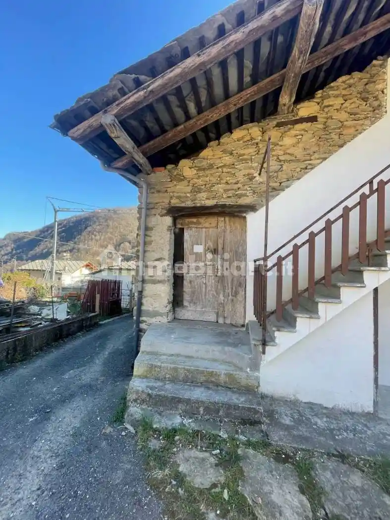 Rustico - Casale in vendita a Frassino