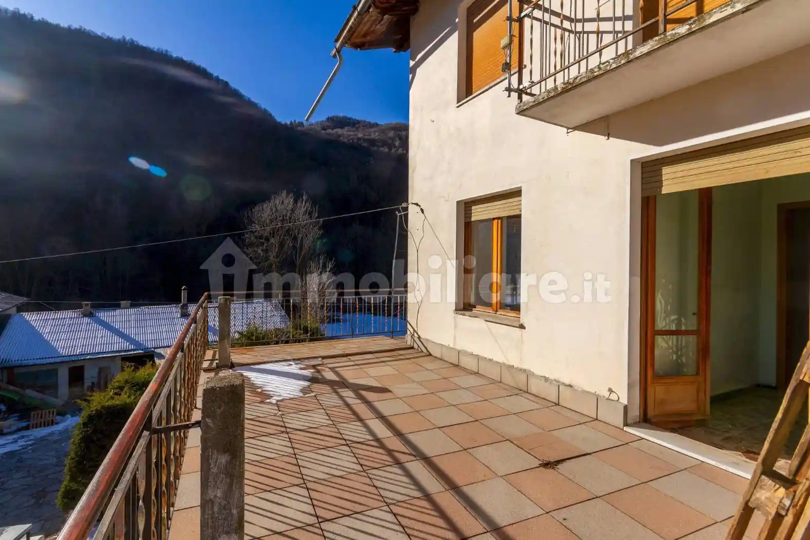 Casa indipendente in vendita a Frassino