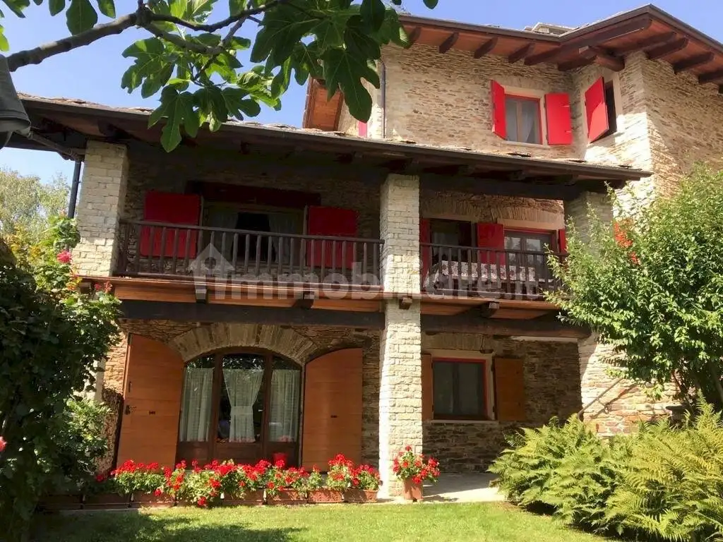 Villa in vendita a Roccabruna