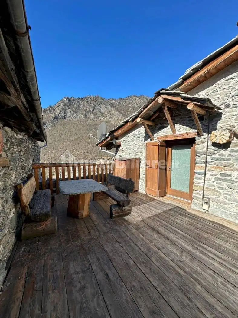 Casa indipendente in vendita a Pontechianale