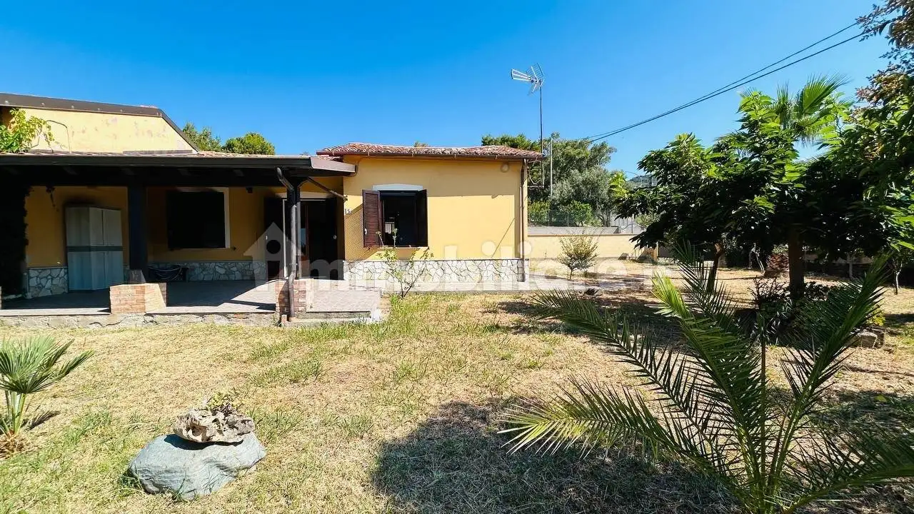 Villa in vendita a Falerna