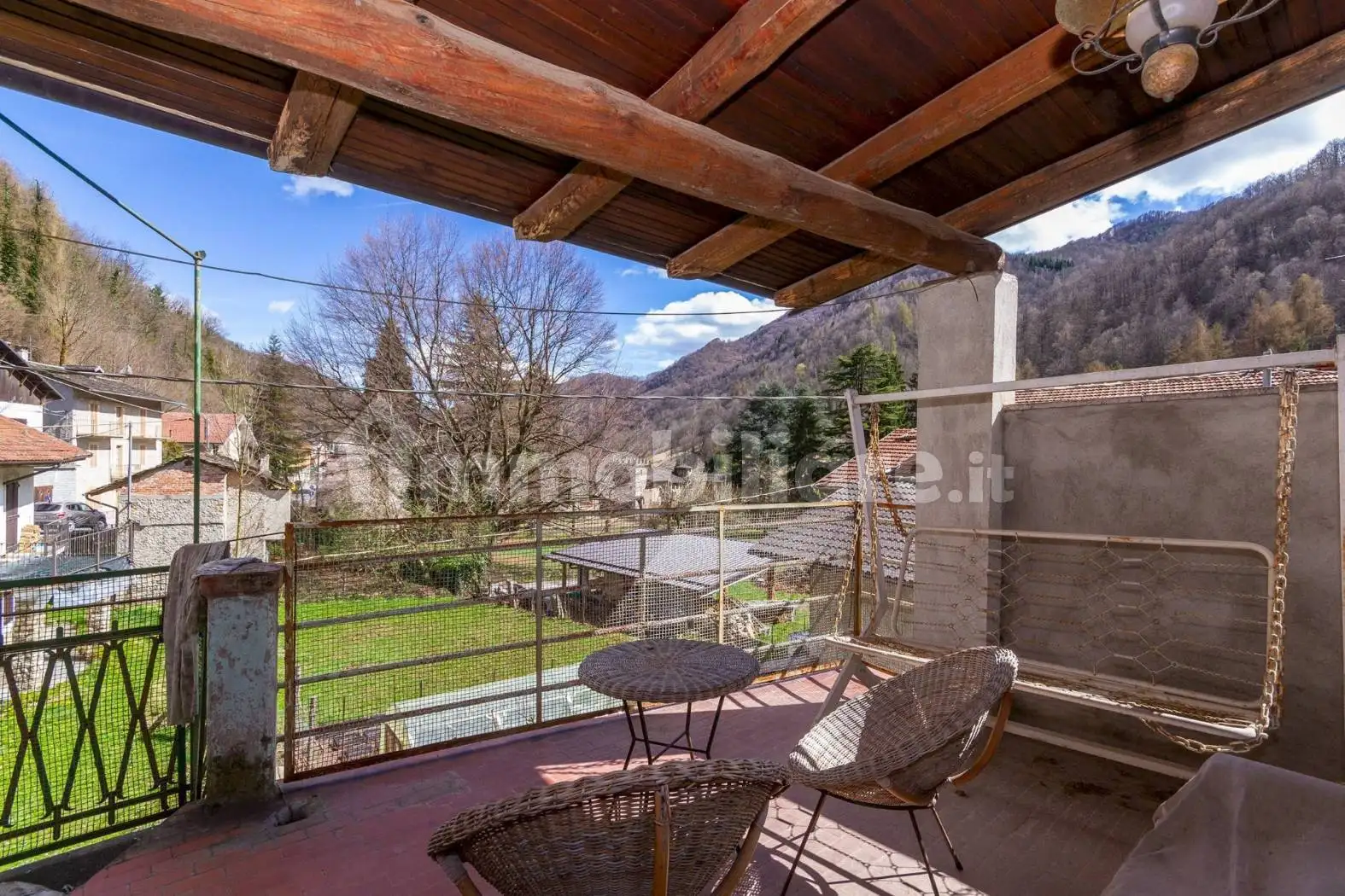 Casa indipendente in vendita a Pradleves