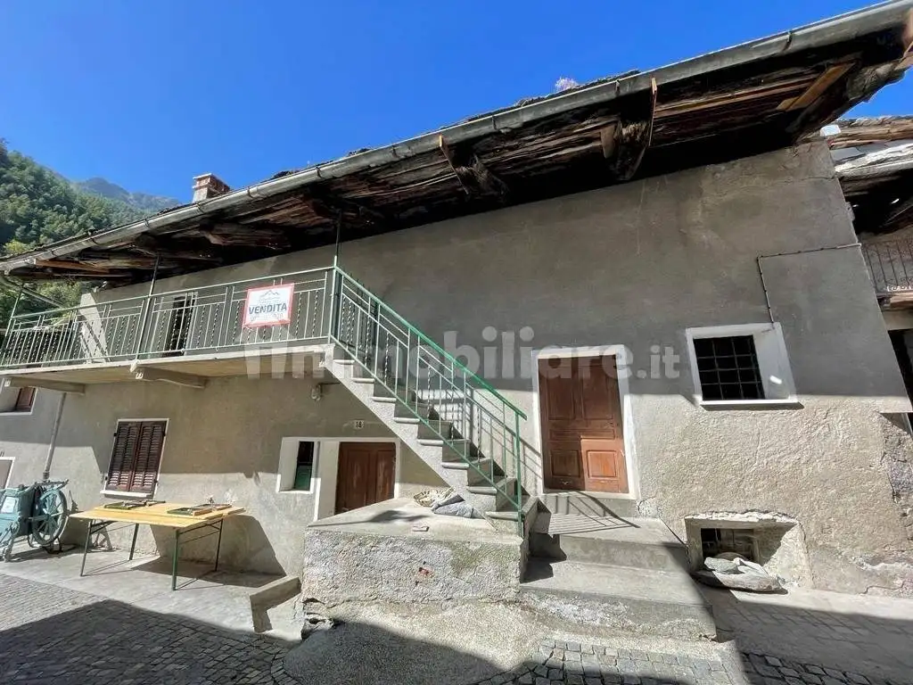 Casa indipendente in vendita a Casteldelfino