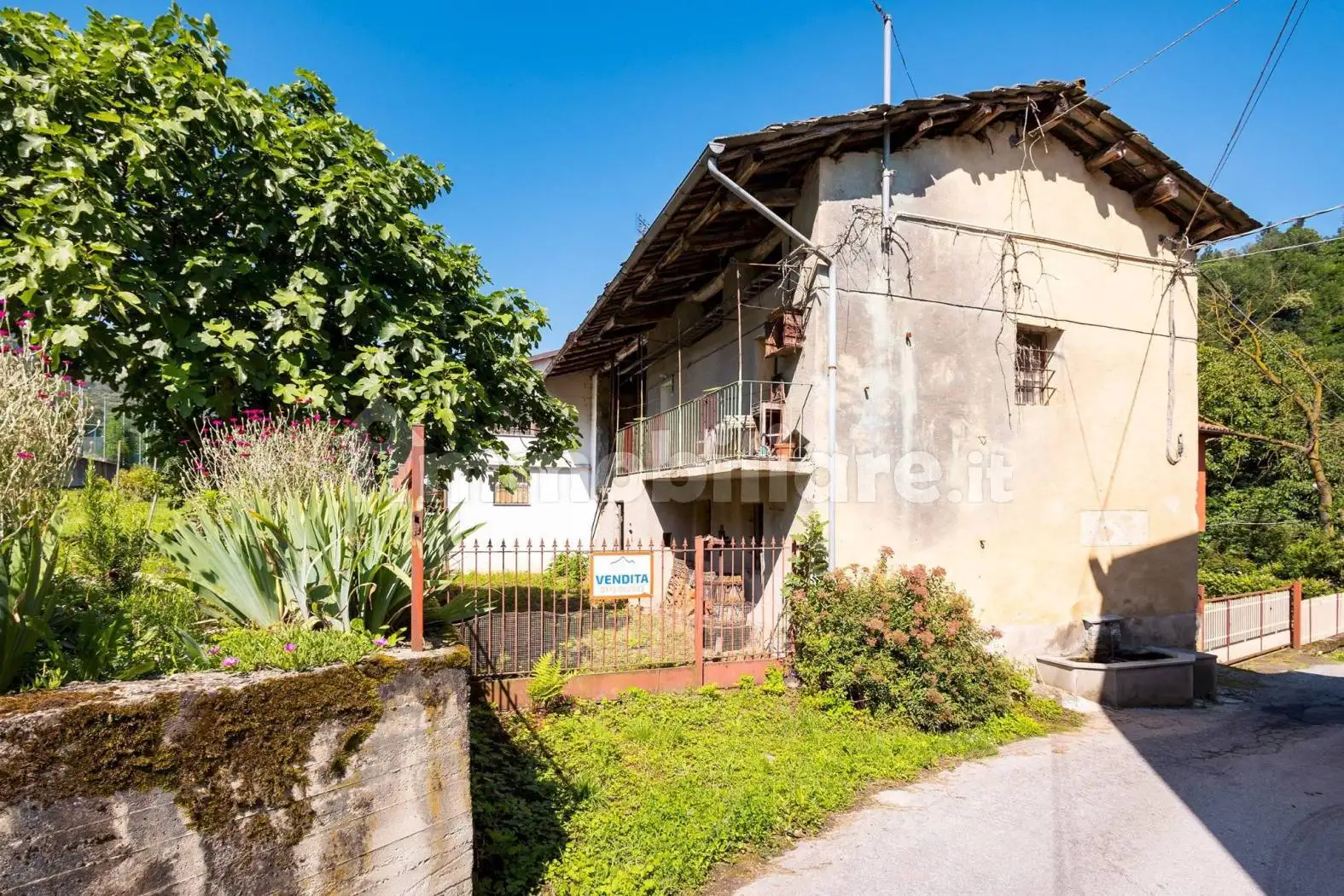 Villa in vendita a Brondello