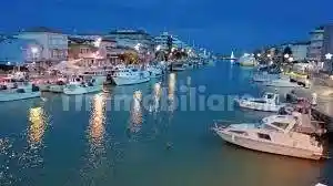 Palazzo - Edificio in vendita a Bellaria-Igea Marina