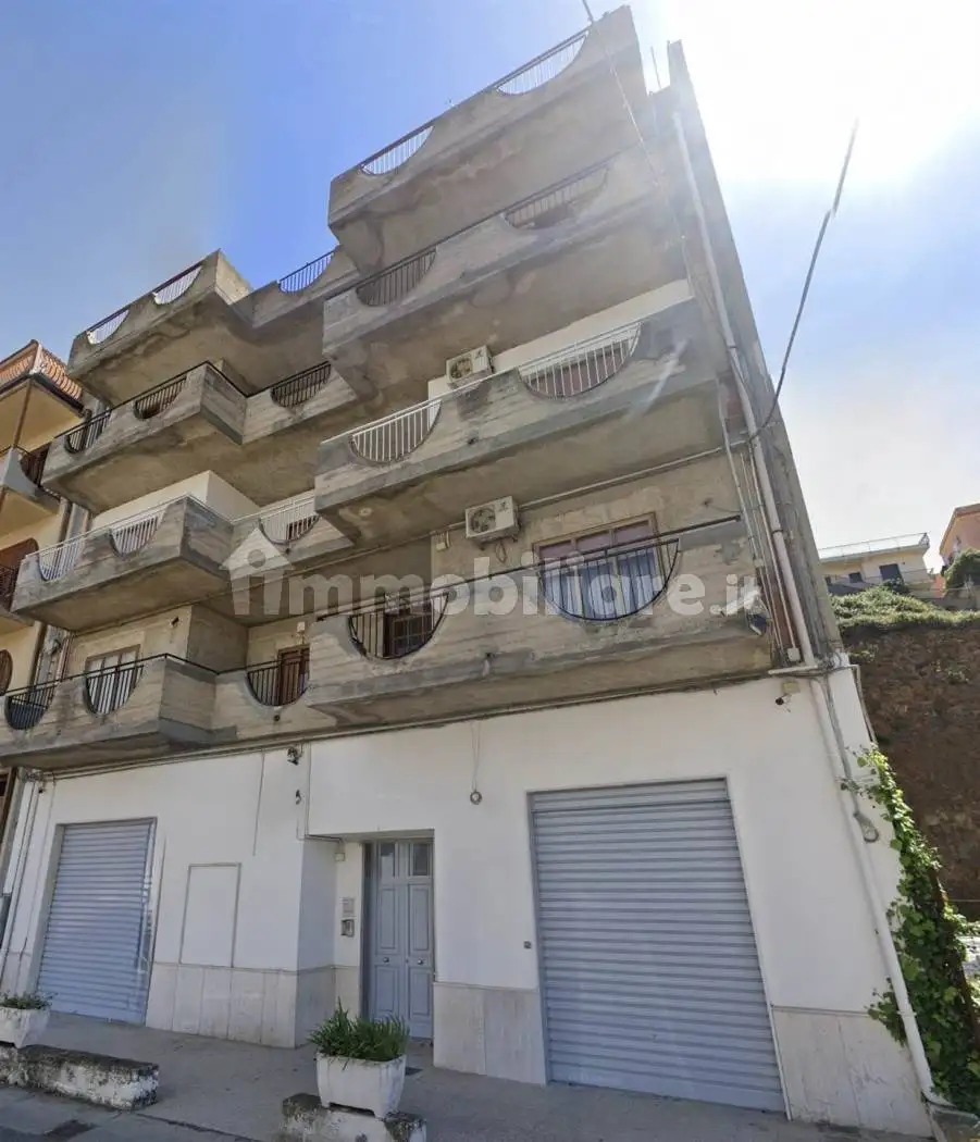 Palazzo - Edificio in vendita a Militello in Val di Catania