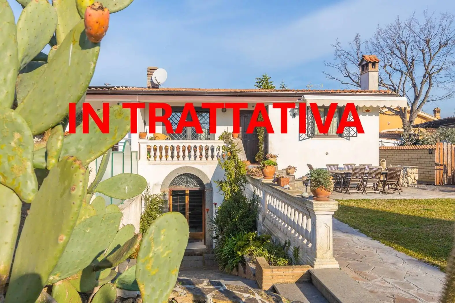 Villa bifamiliare in vendita a Roma