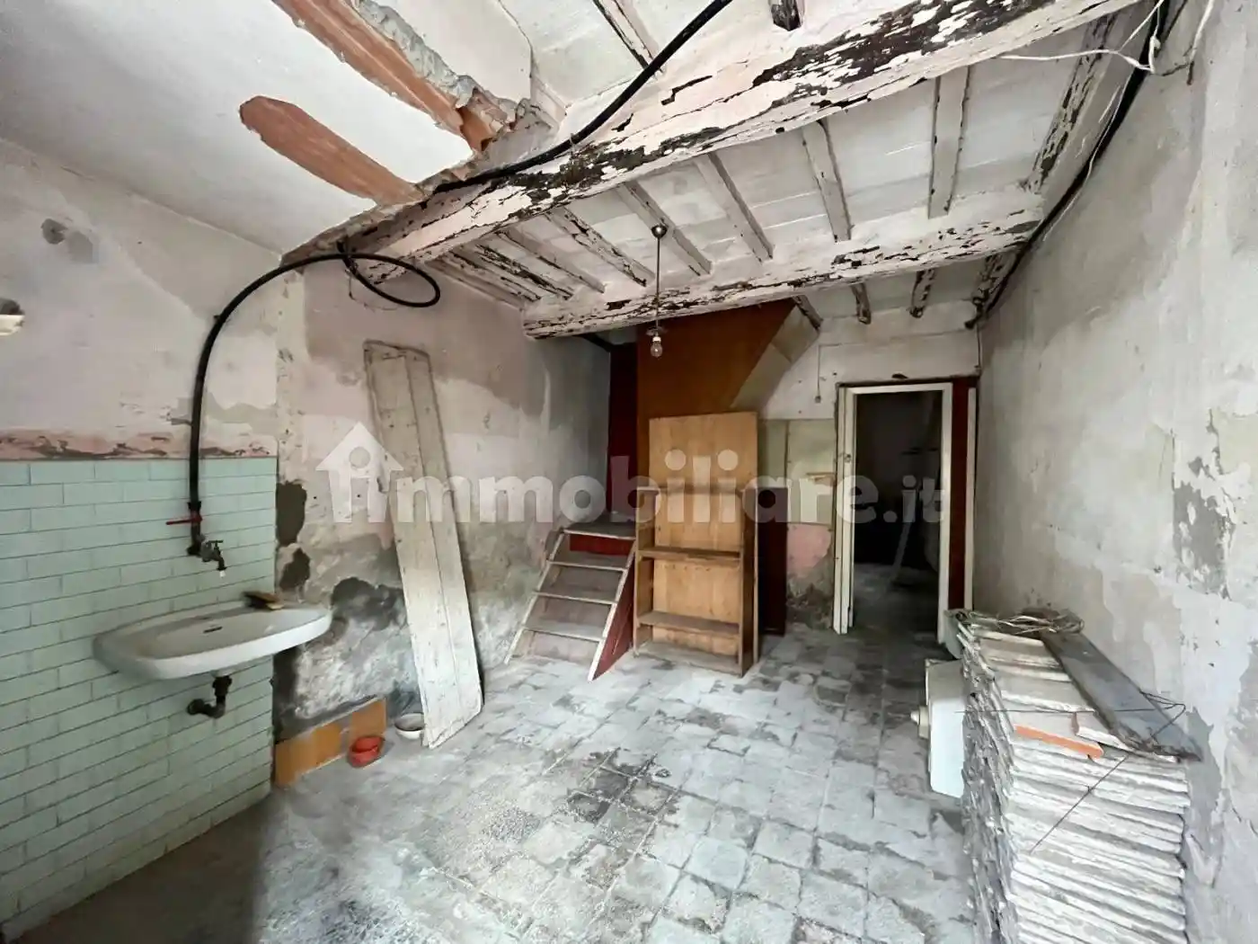 Terratetto unifamiliare 86 m², da ristrutturare, Capanne, Prato, Montignoso - foto 4