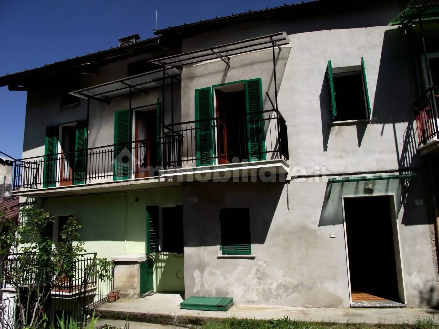 Casa indipendente in vendita a Roburent