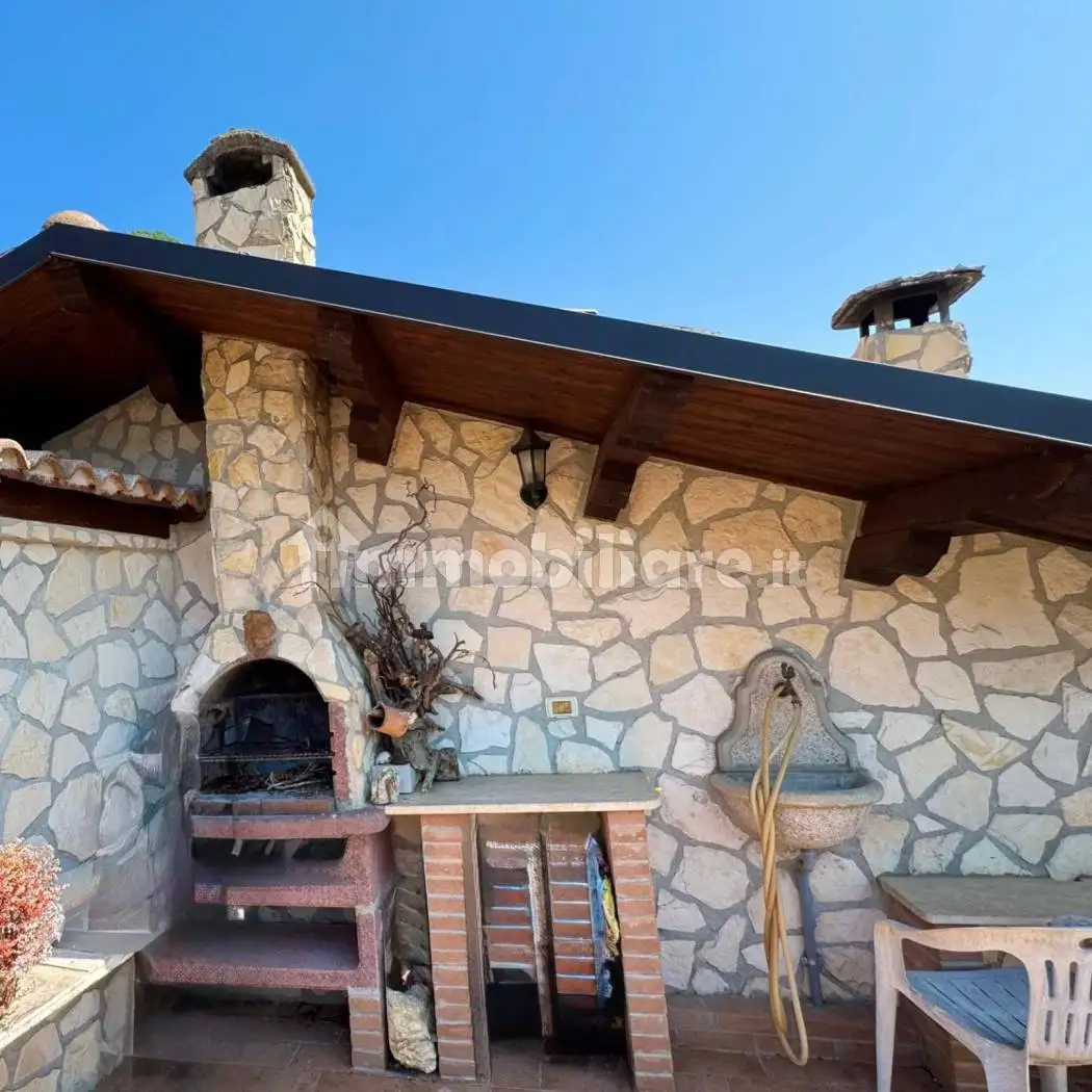 Terratetto unifamiliare piazza Ricetto, Centro, Capistrello - foto 2