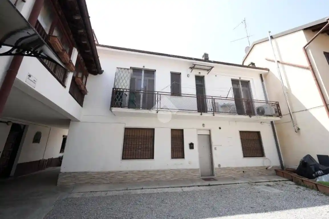 Appartamento in vendita a Biassono