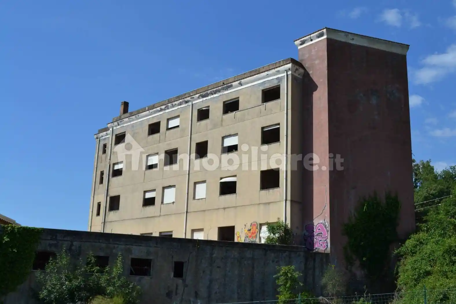 Palazzo - Edificio in vendita a Zafferana Etnea