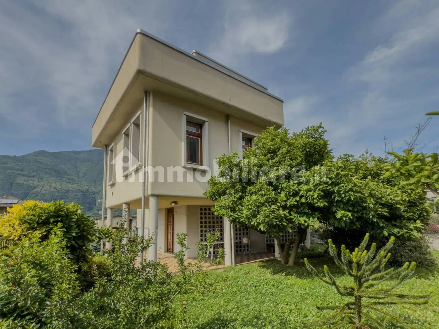 Villa in vendita a Delebio