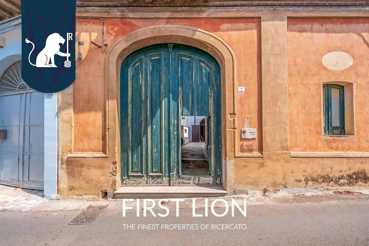 Palazzo - Edificio in vendita a Tuglie