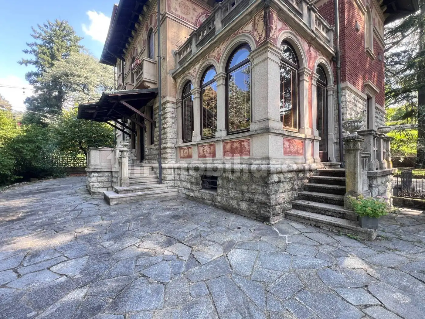 Villa in vendita a Varese