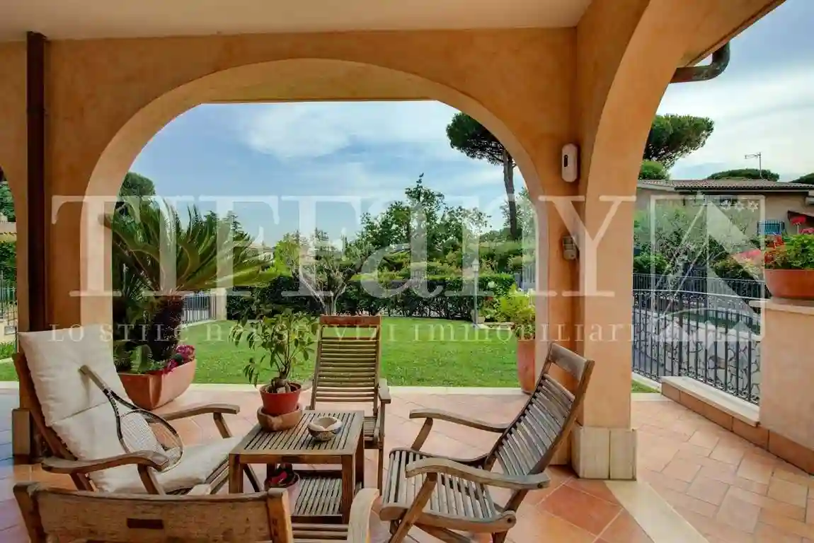Villa - foto 2