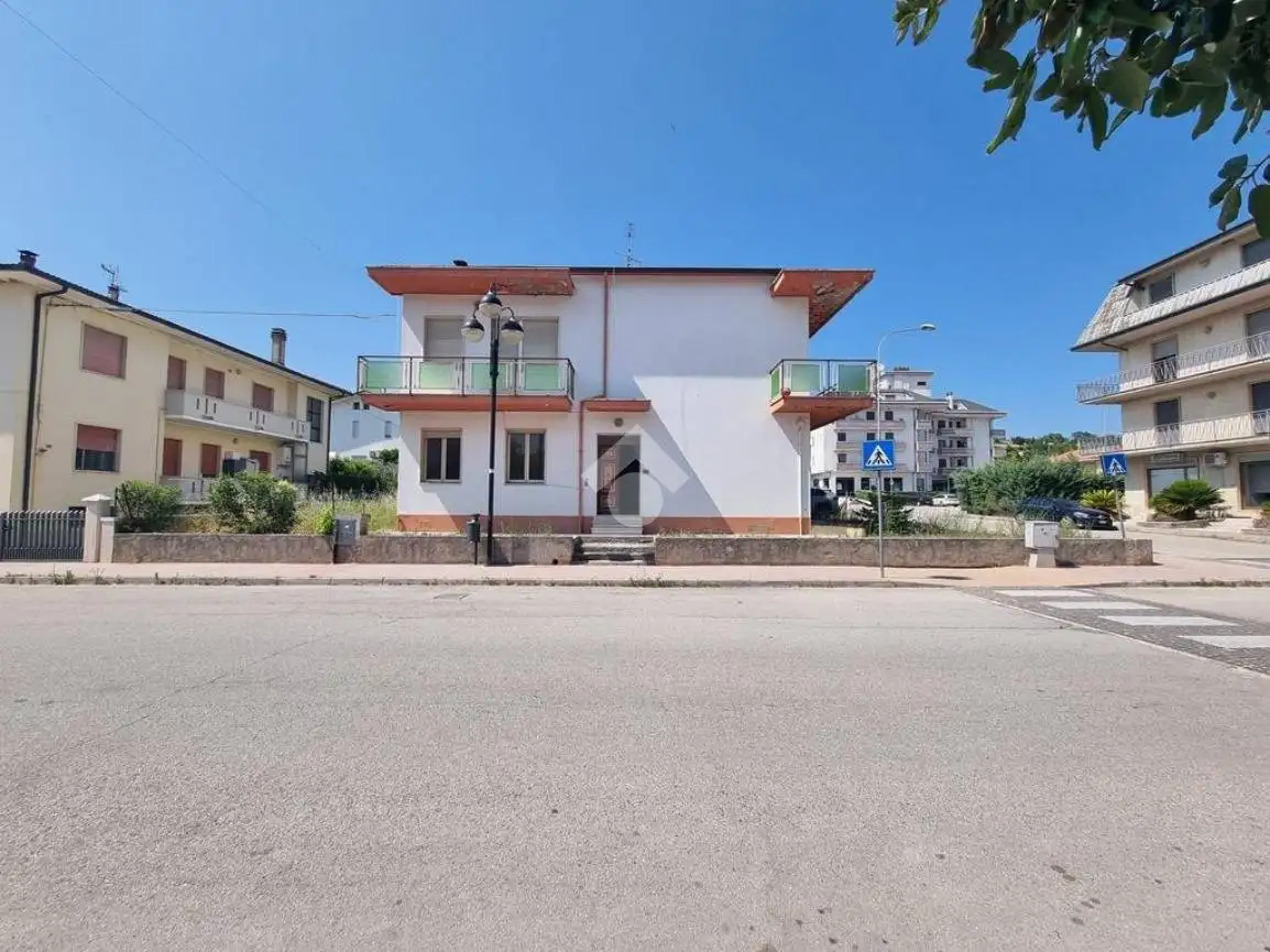 Villa in vendita a Castellalto