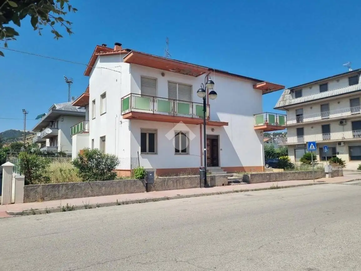 Villa bifamiliare via Meazza 23, Castelnuovo Vomano, Castellalto - foto 2