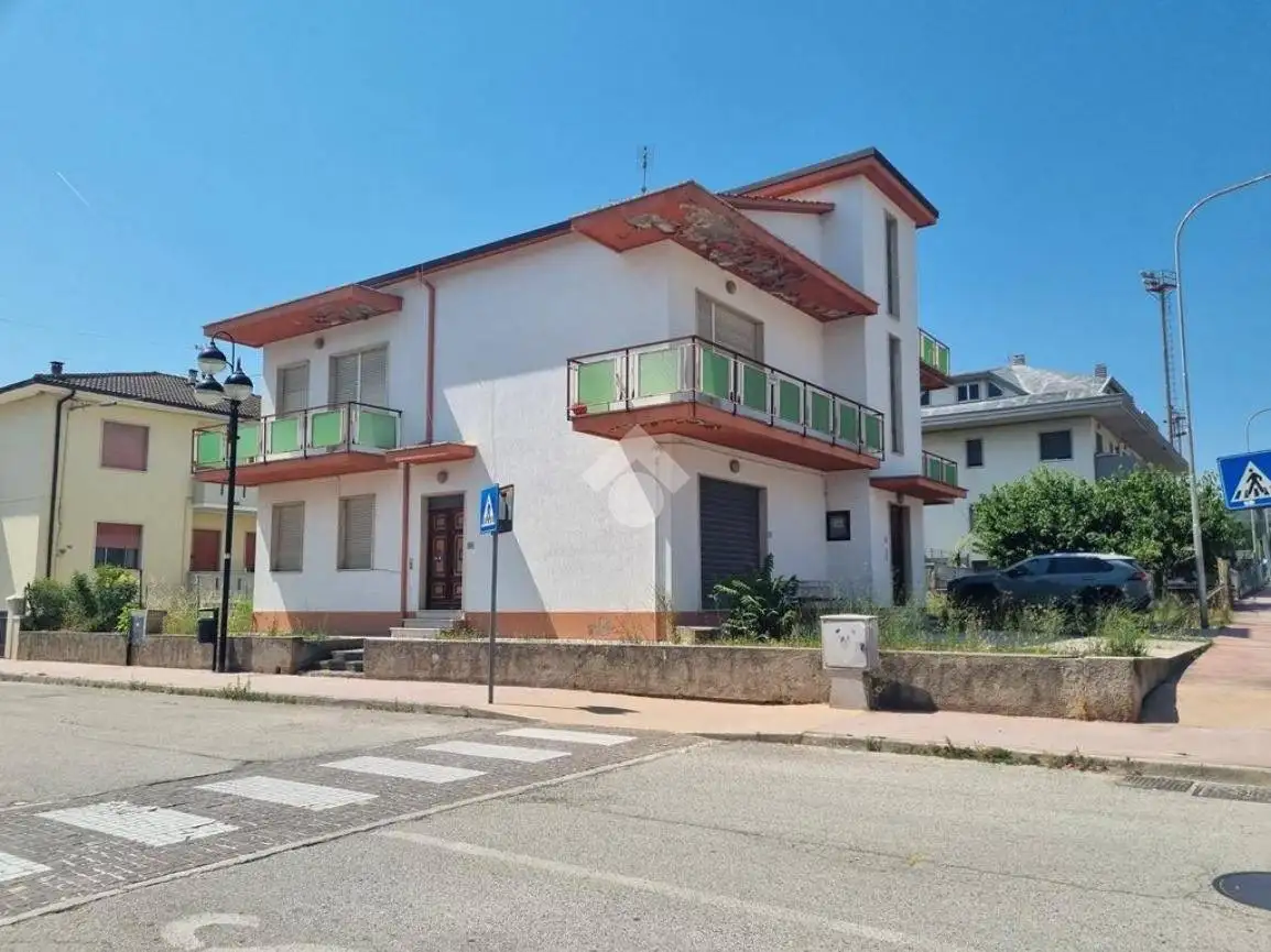 Villa bifamiliare via Meazza 23, Castelnuovo Vomano, Castellalto - foto 4