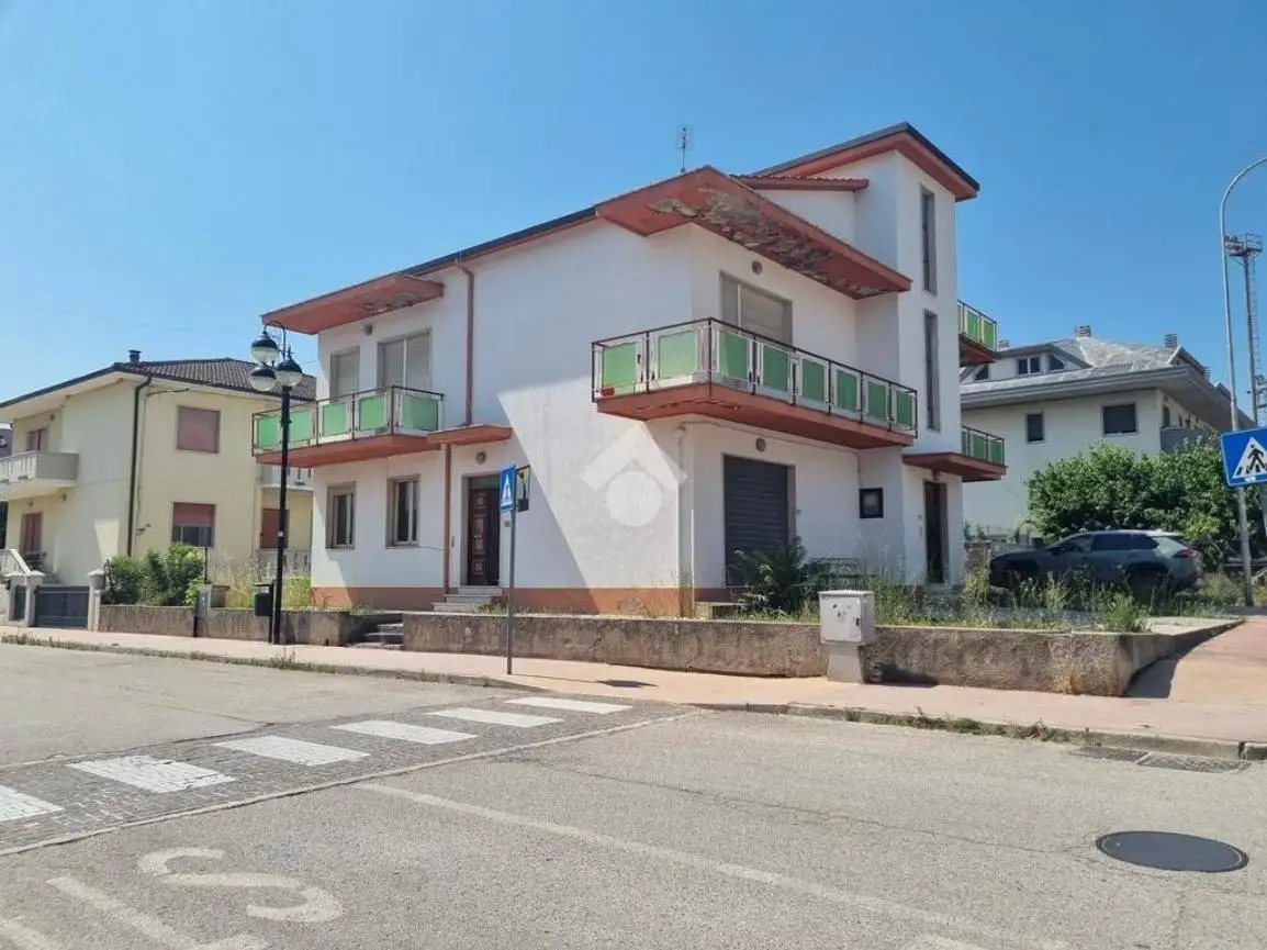 Villa bifamiliare via Meazza 23, Castelnuovo Vomano, Castellalto - foto 5