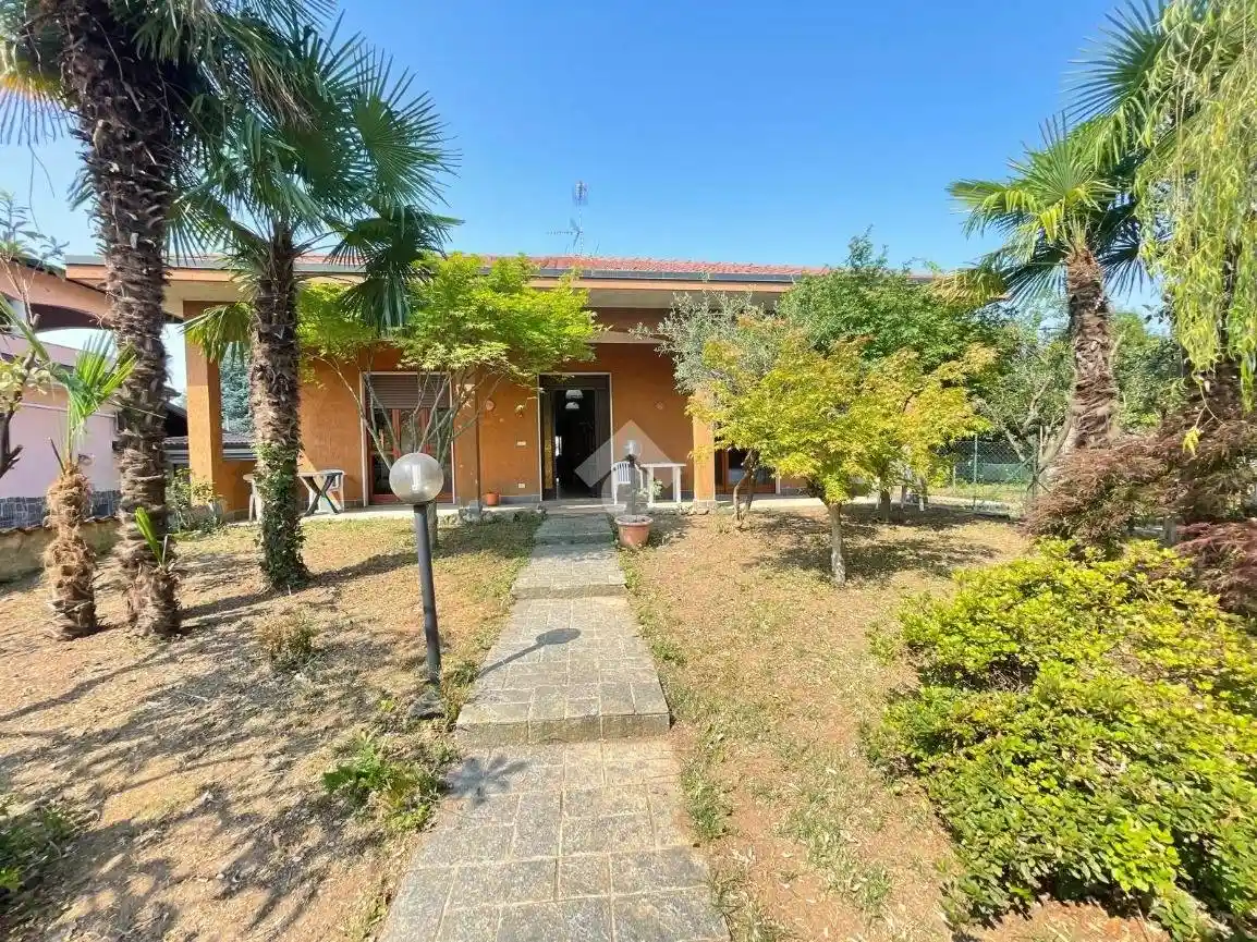 Villa in vendita a Arconate