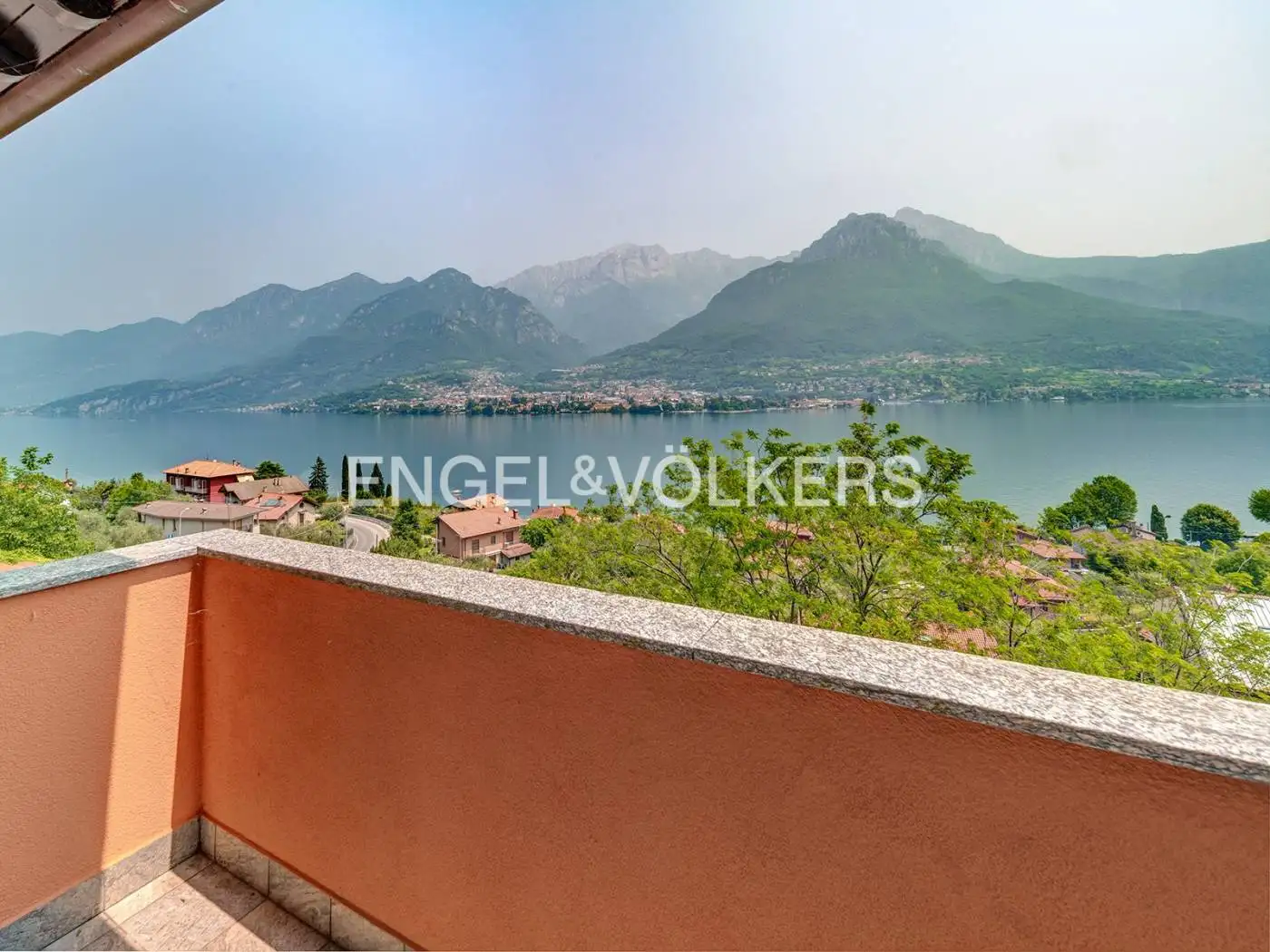 Villa in vendita a Oliveto Lario