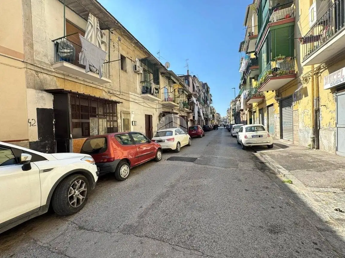 Palazzo - Edificio in vendita a Napoli