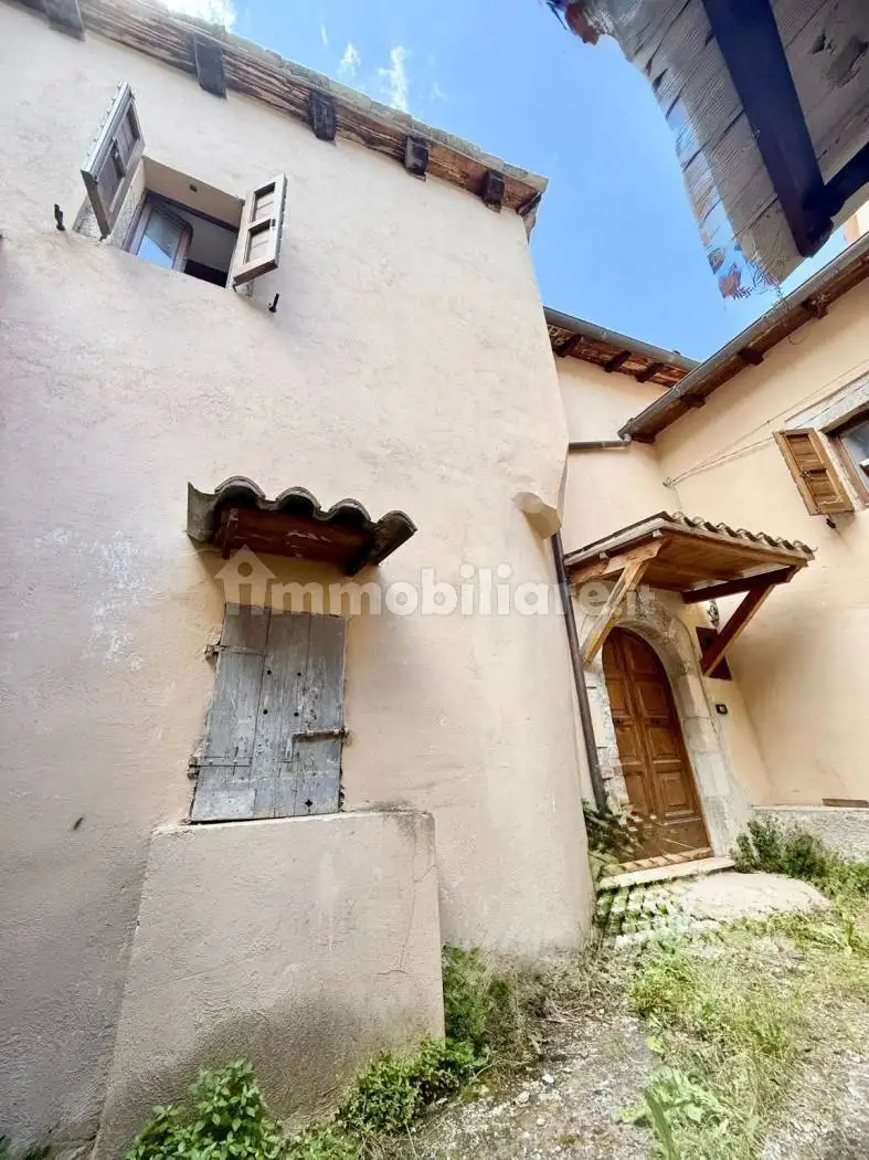 Appartamento frazione Rocchetta 25, Rocchetta, Cerreto di Spoleto - foto 2