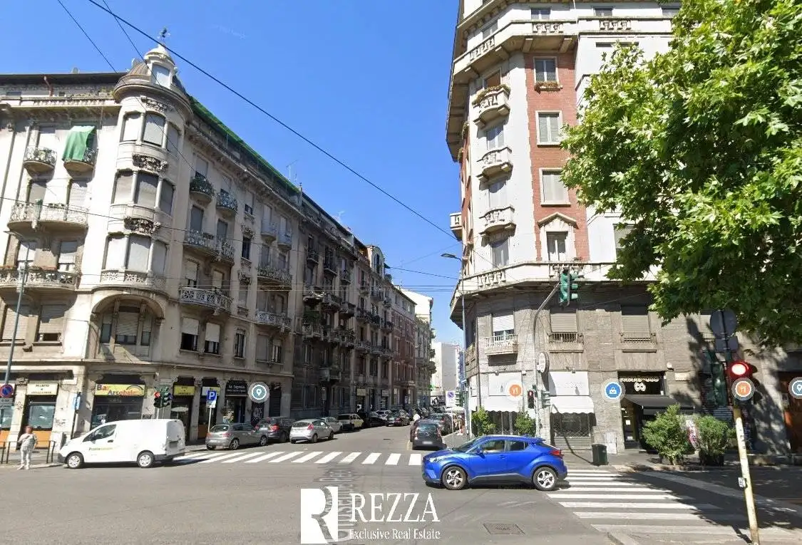 Building in vendita a Milan