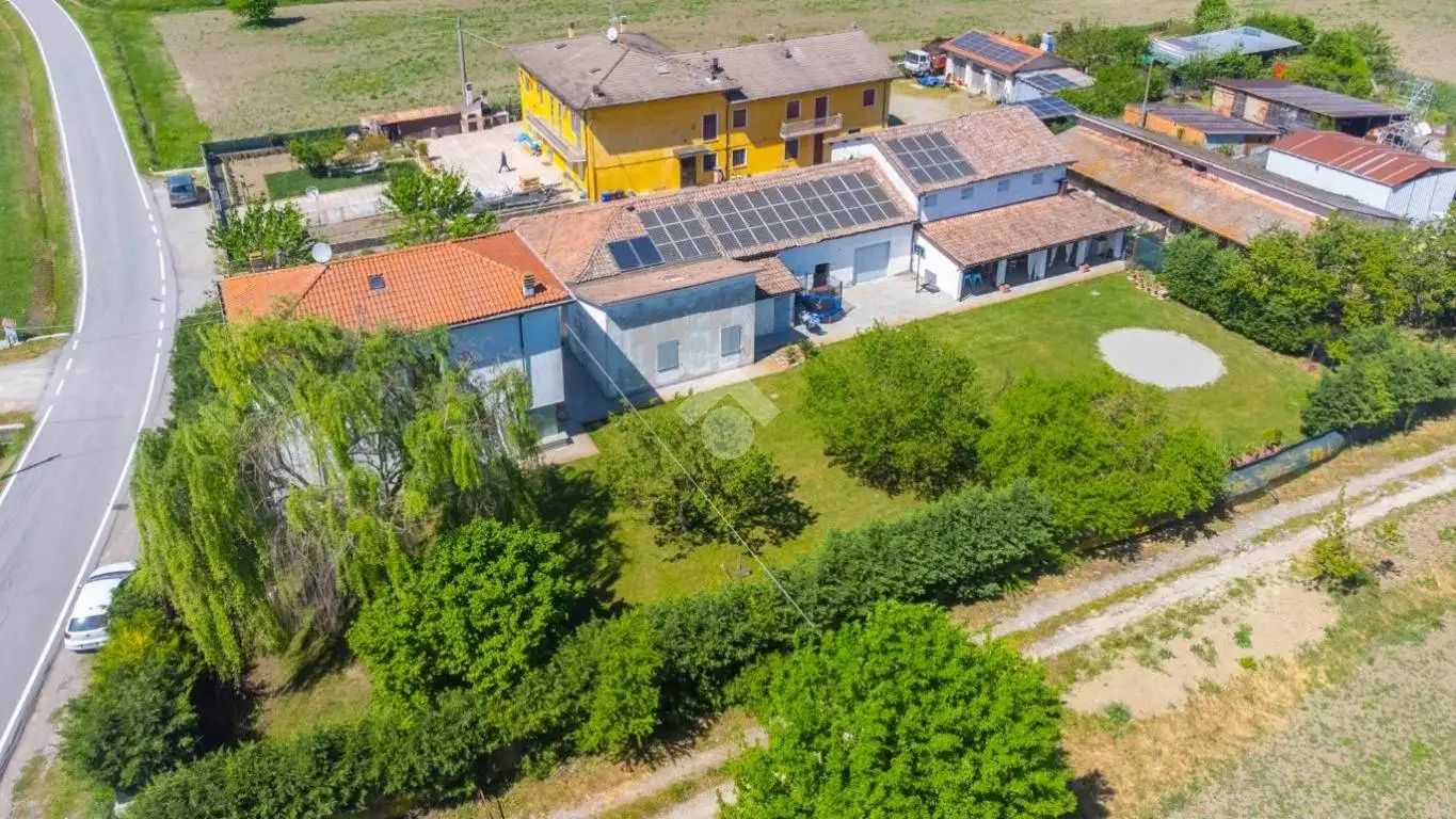 Rustico - Casale in vendita a Carpi