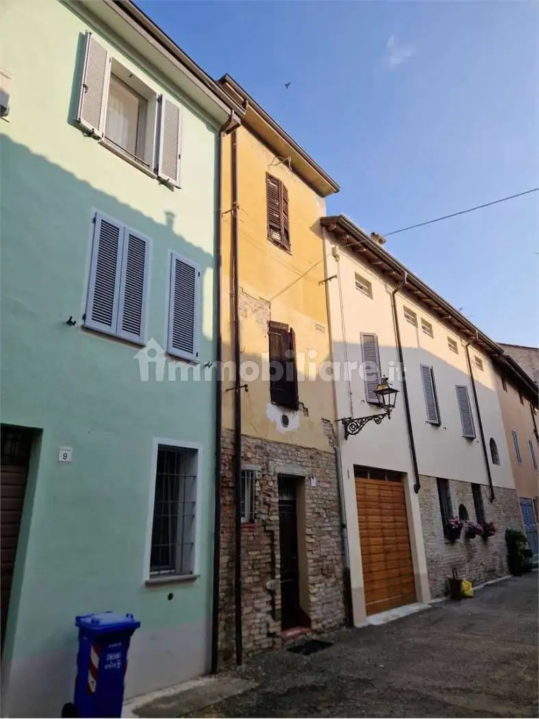 Casa indipendente in vendita a Soragna