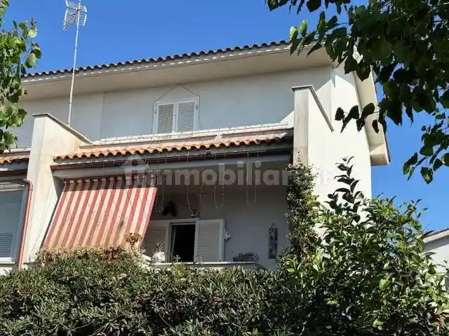 Villetta a schiera in vendita a Fiumicino