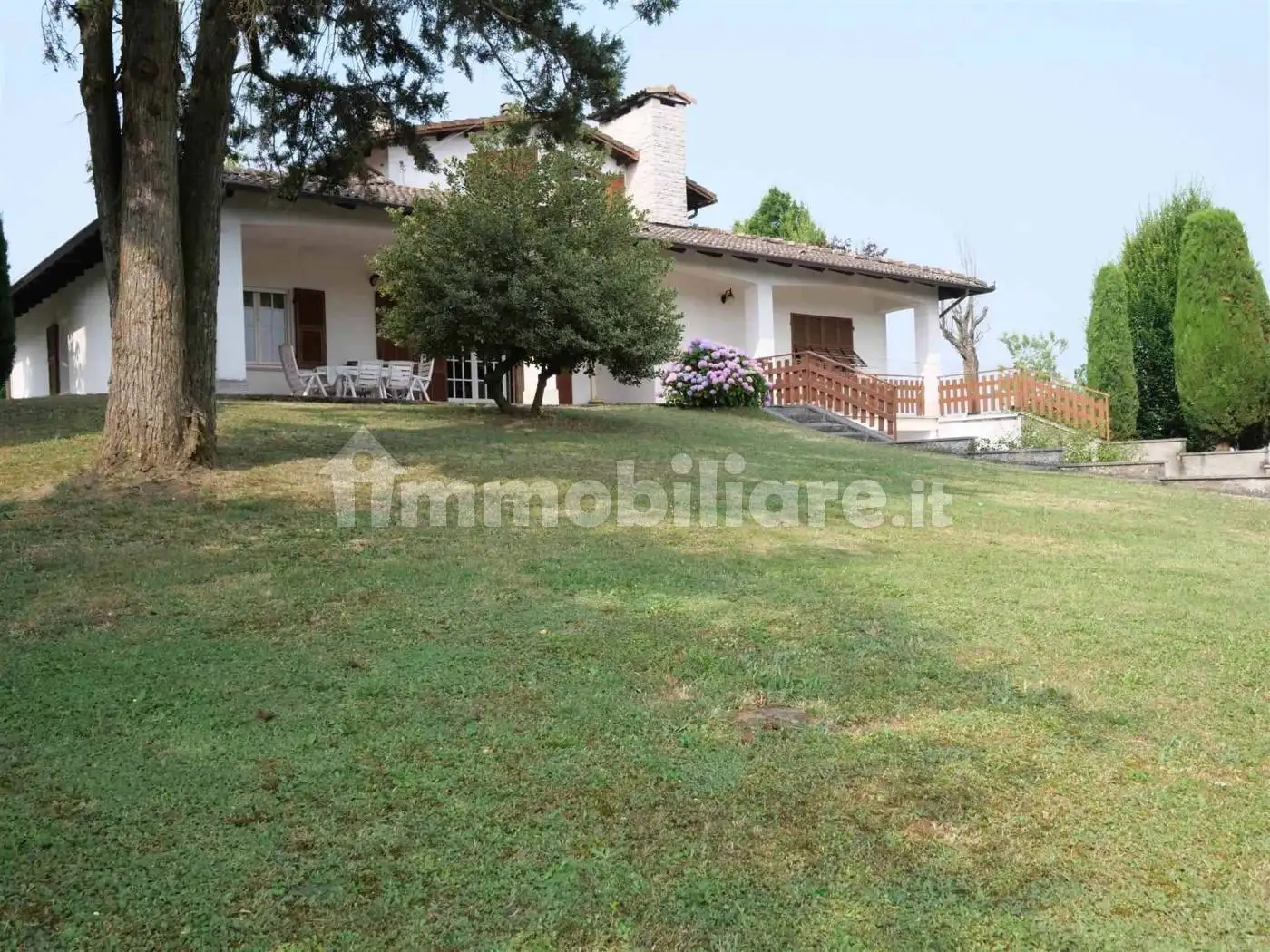 Villa in vendita a Pasturana