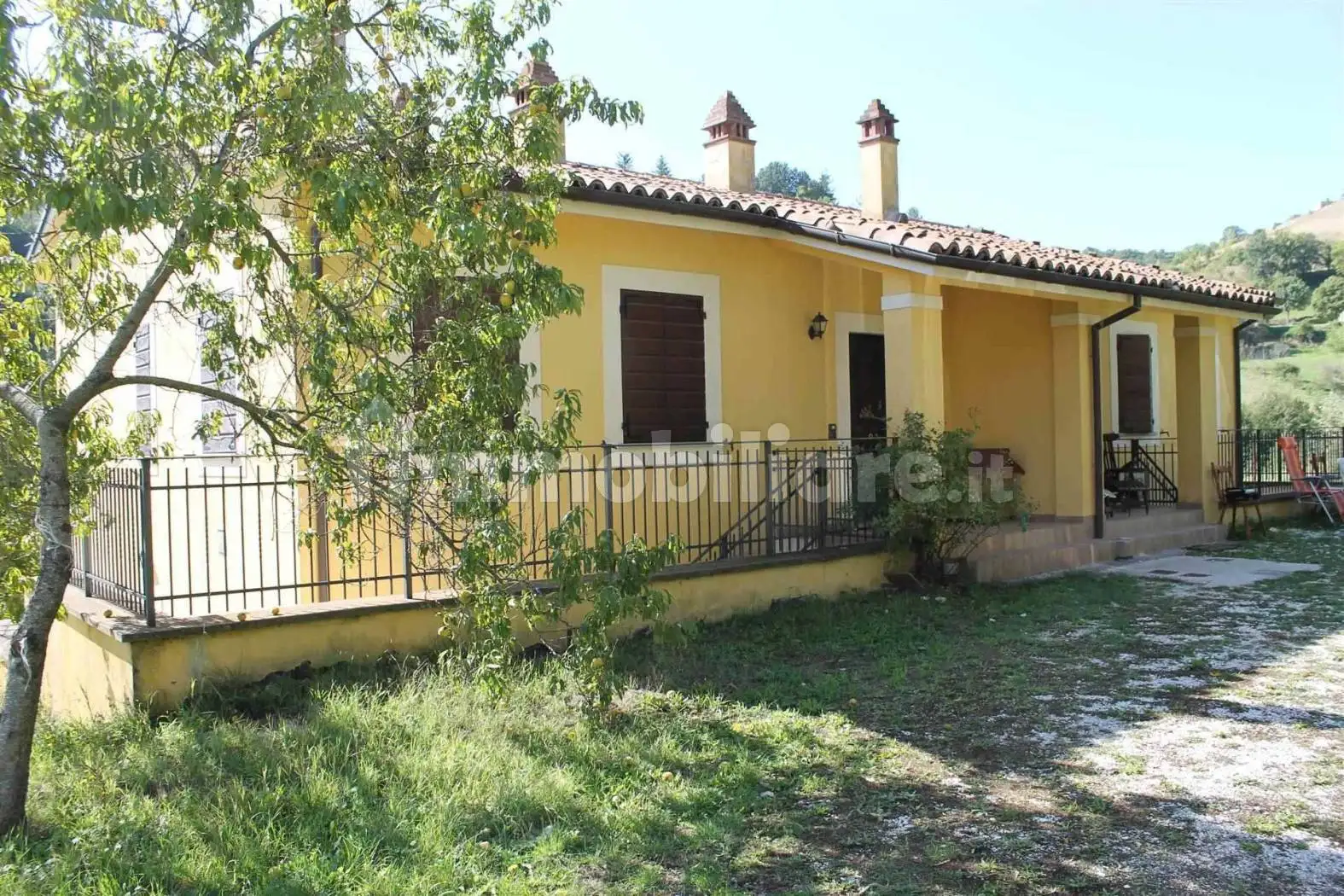 Casa indipendente in vendita a Foligno