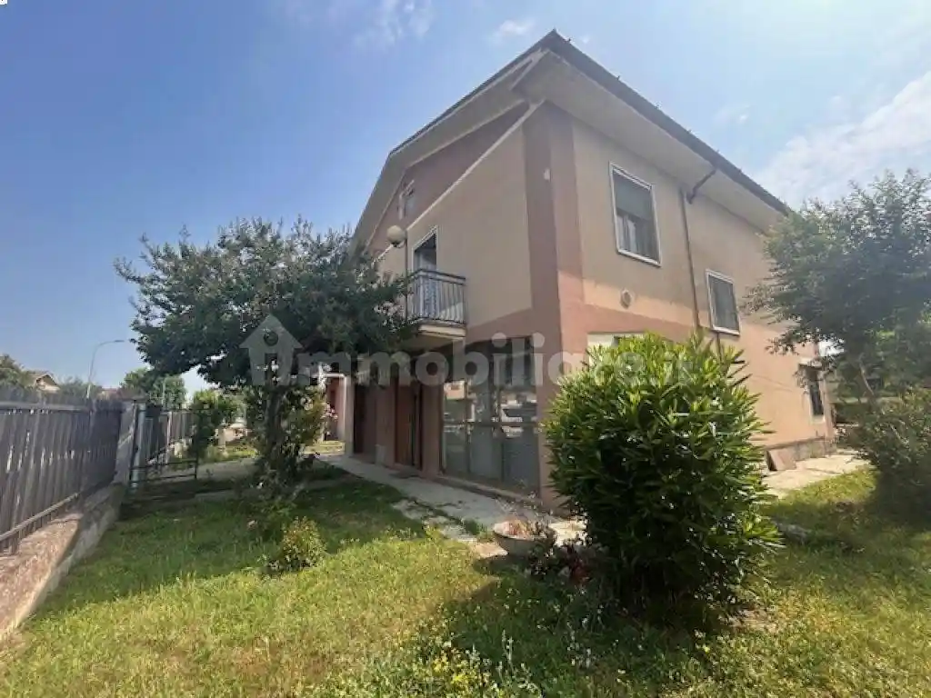 Villa in vendita a Castiglione d'Adda