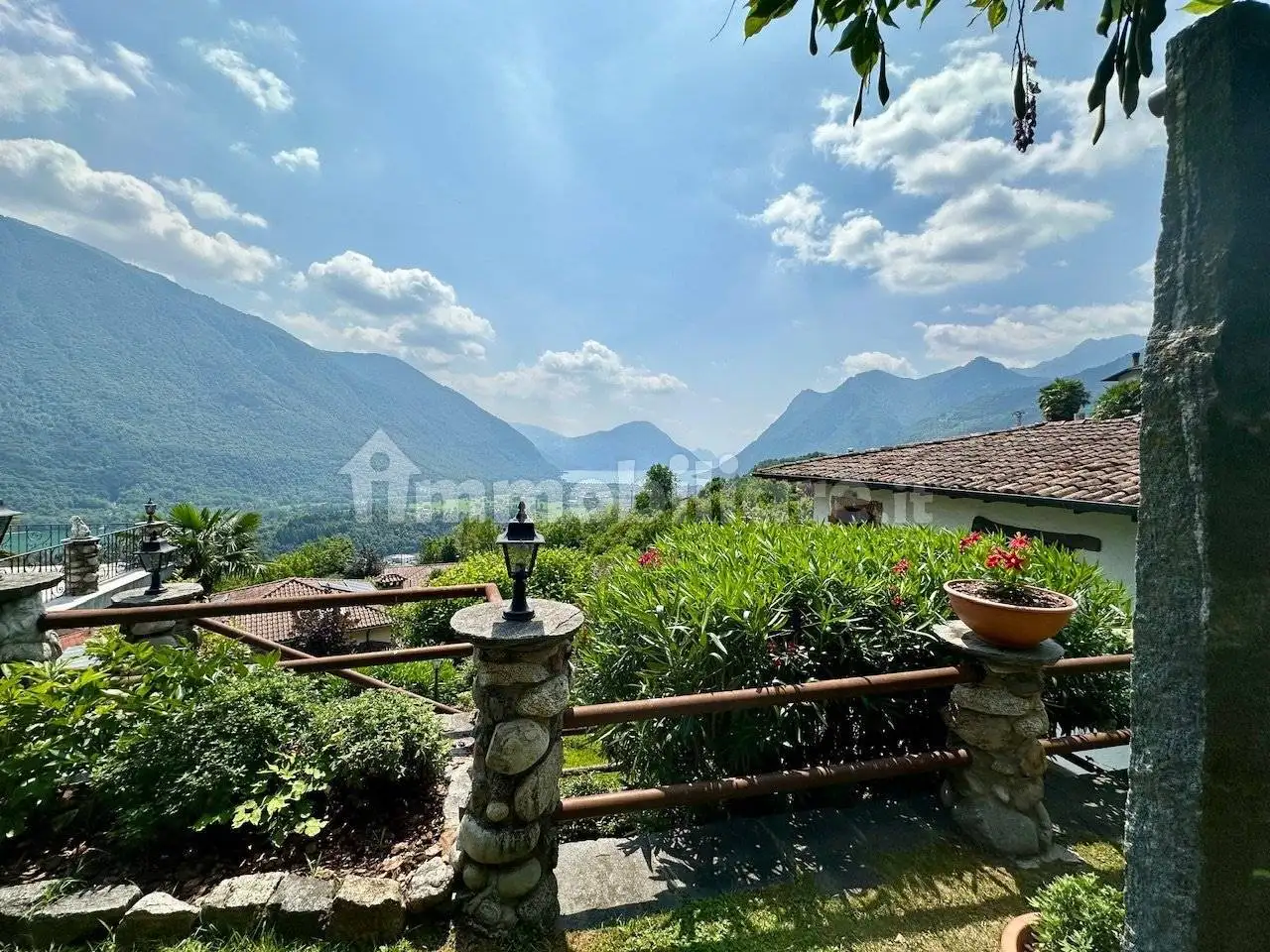 Trilocale buono stato, secondo piano, Centro, Carlazzo - foto 4