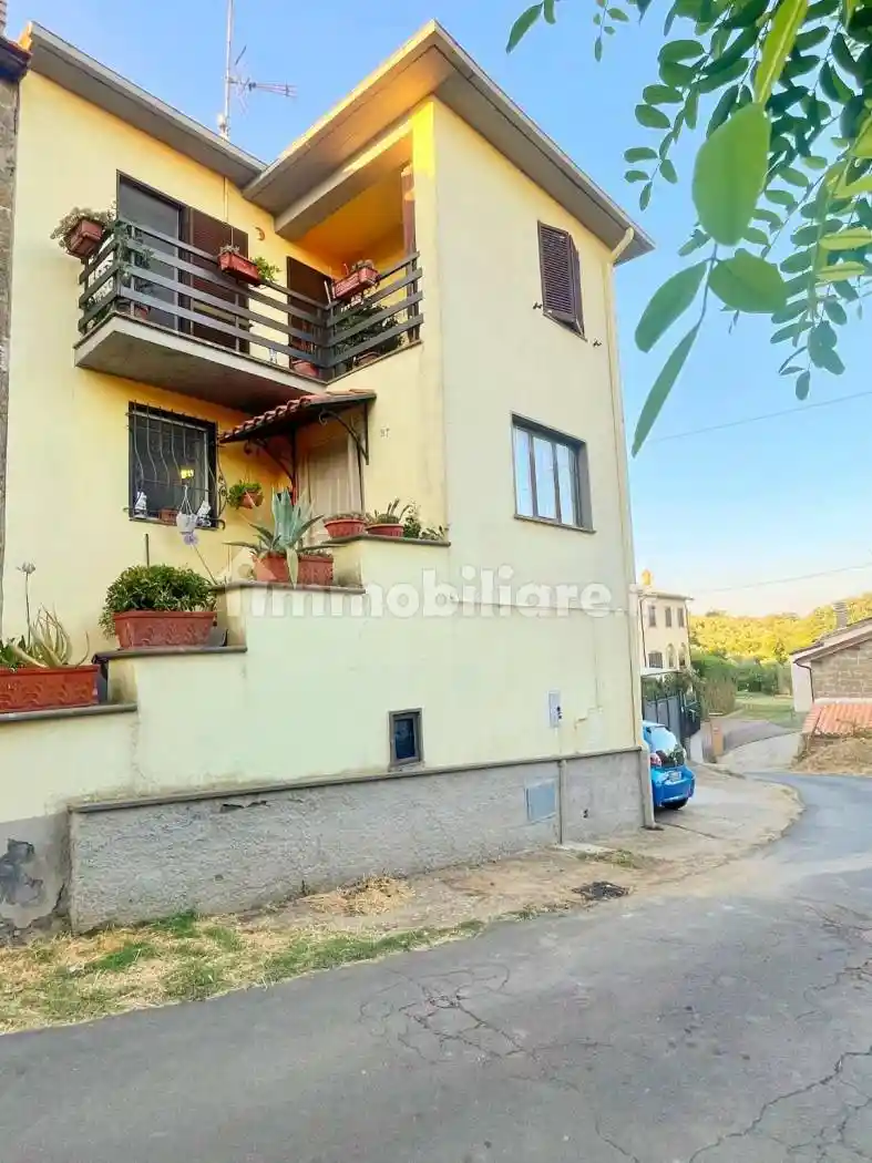 Casa indipendente in vendita a Montefiascone