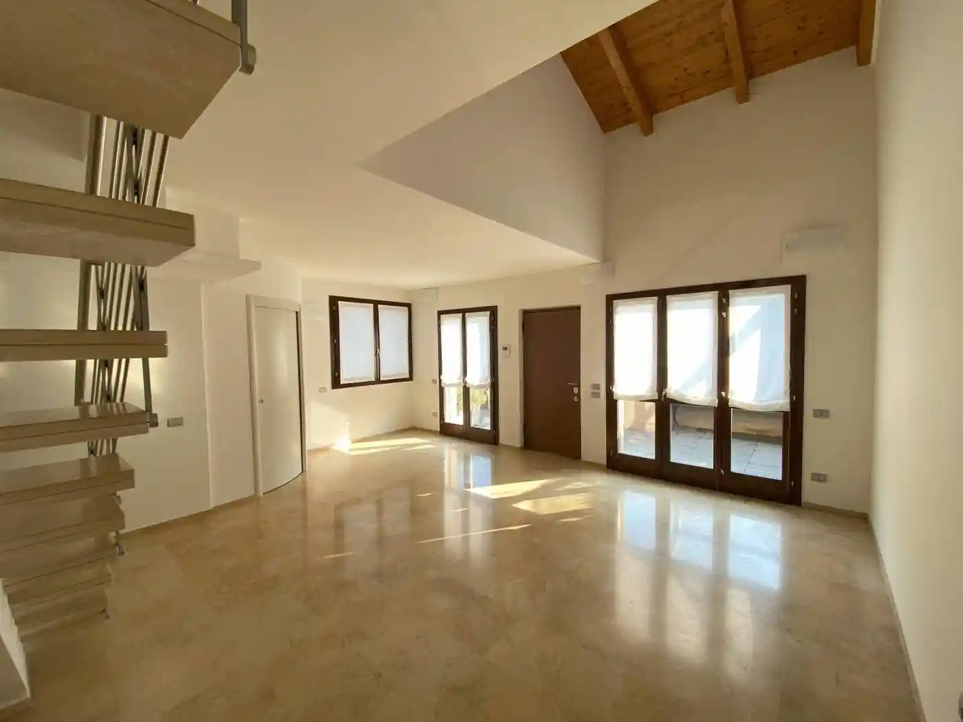 Appartamento in villa Circonvallazione Leuceriano, Canovine, Bergamo - foto 2