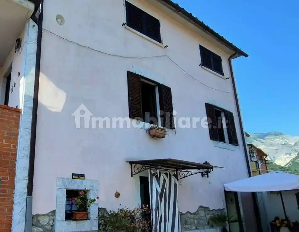 Appartamento in vendita a Carrara