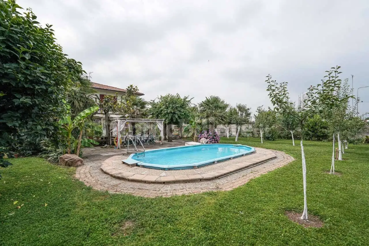 Villa in vendita a Antegnate