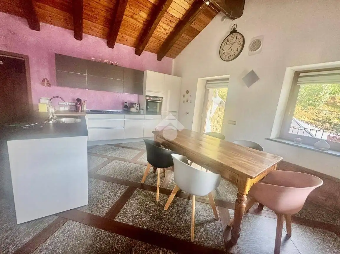 Villa unifamiliare frazione Capoluogo 235, Centro, Charvensod - foto 5